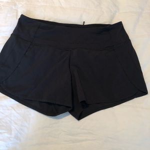 Lululemon “Run Times Short” Sz 6